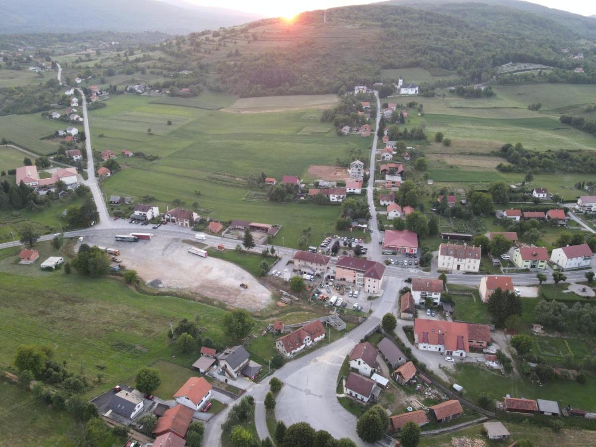 Apartman Katja Rakovica Buitenkant foto