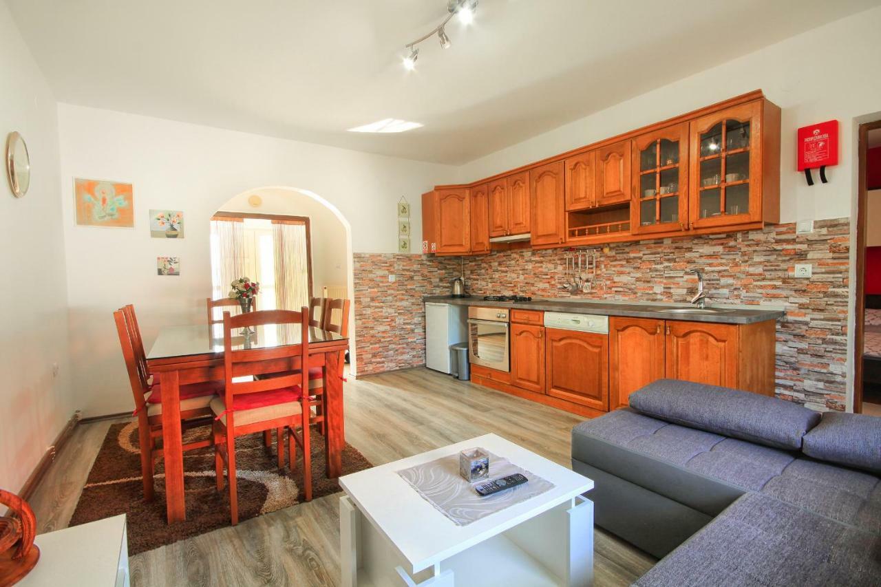 Apartman Katja Rakovica Buitenkant foto